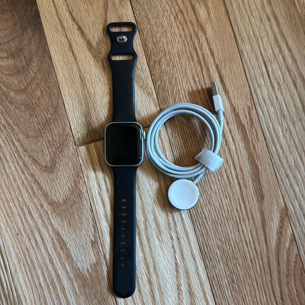 Apple Watch Series 5 40mm Aluminum